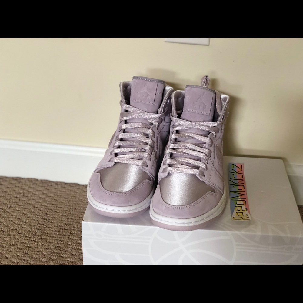 Nike air jordan 1 retro SOH Barely grape womens - Picture 2 of 5